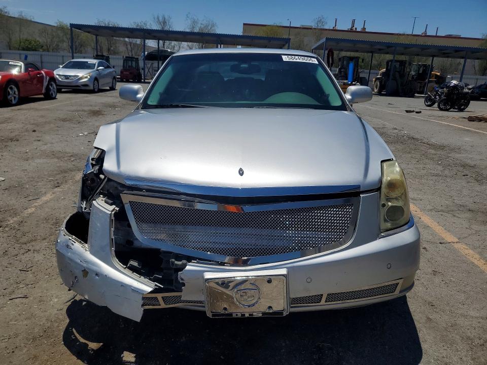 58649606 :رقم المزاد ، 1G6KH5E65BU116272 vin ، 2011 Cadillac Dts مزاد بيع