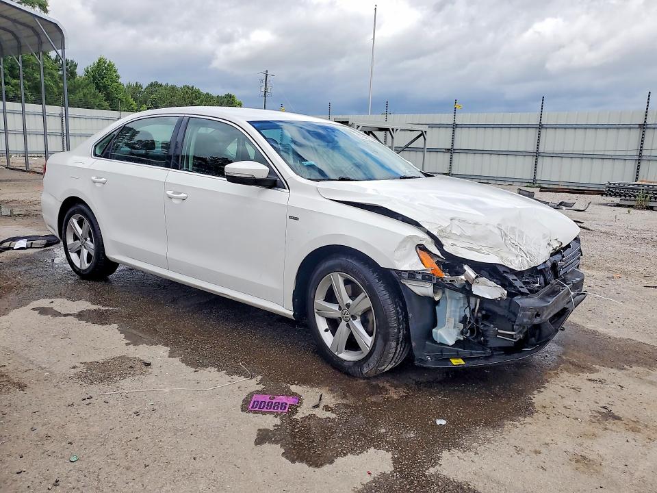 2015 Volkswagen Passat მანქანა იყიდება აუქციონზე, vin: 1VWAT7A31FC106183, აუქციონის ნომერი: 57645116