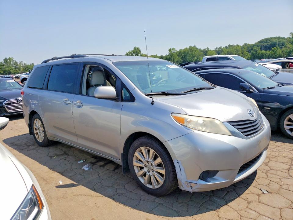 Aukcja sprzedaży 2011 Toyota Sienna, vin: 5TDJK3DC1BS027681, numer aukcji: 59015606