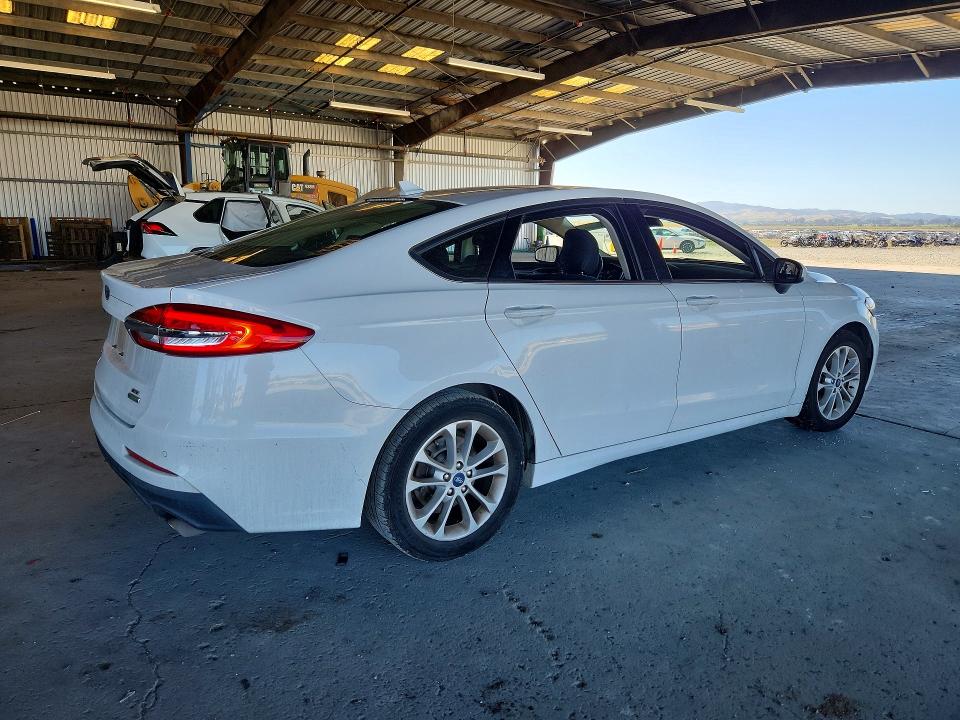 56523046 :رقم المزاد ، 3FA6P0HD2KR216471 vin ، 2019 Ford Fusion مزاد بيع