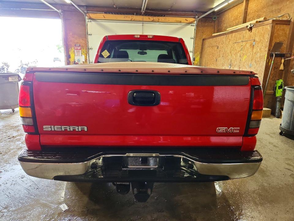 58111736 :رقم المزاد ، 1GTGK23U74F102854 vin ، 2004 Gmc Sierra مزاد بيع