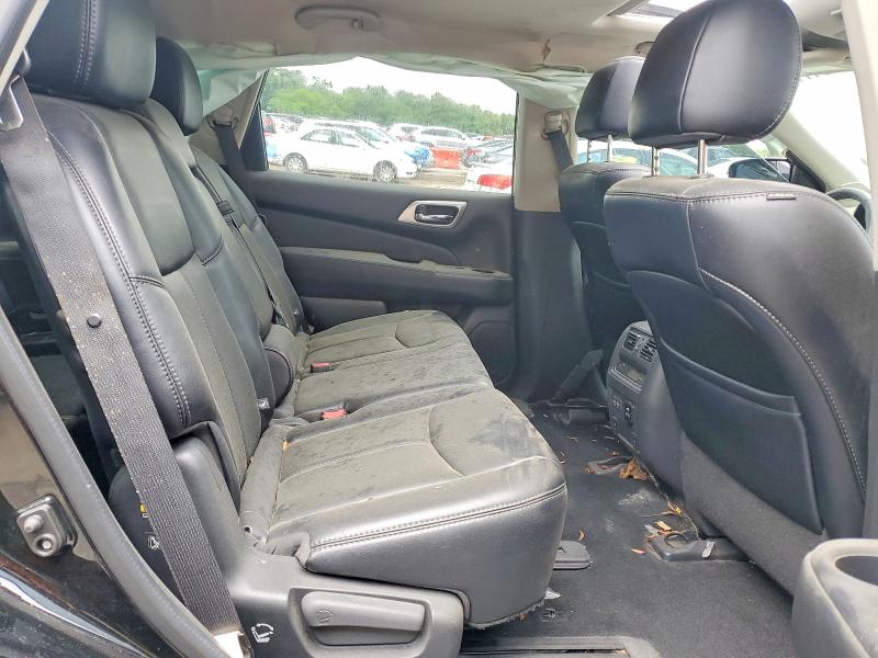 56791776 :رقم المزاد ، 5N1DR2MM1HC907233 vin ، 2017 Nissan Pathfinder مزاد بيع
