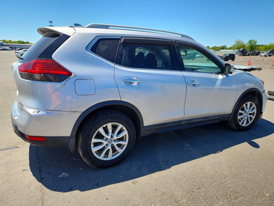 2017 Nissan Rogue მანქანა იყიდება აუქციონზე, vin: 5N1AT2MV2HC779078, აუქციონის ნომერი: 55734796