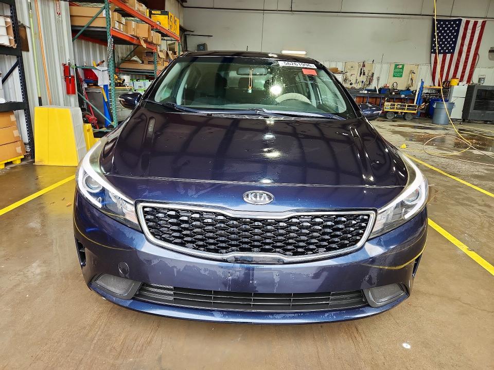 56261996 :رقم المزاد ، KNAFK5A85H5697408 vin ، 2017 Kia Forte مزاد بيع