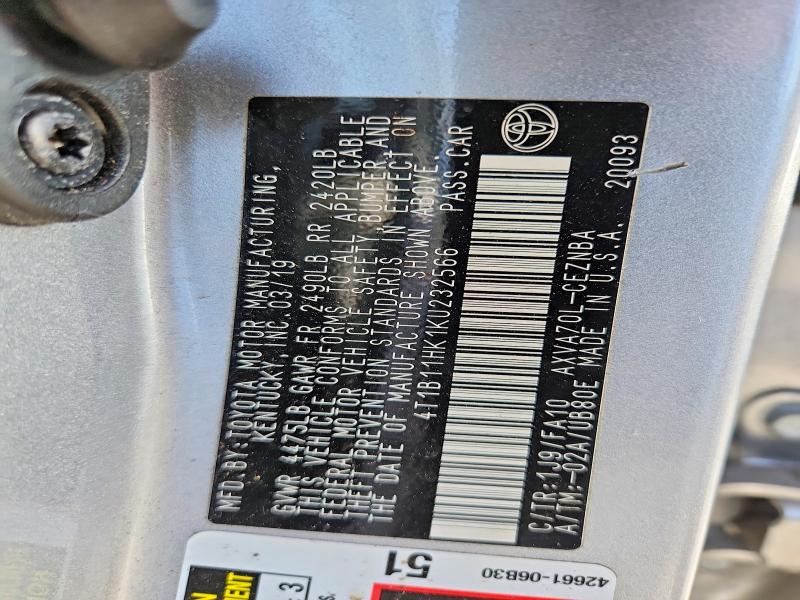 58240996 :رقم المزاد ، 4T1B11HK1KU232566 vin ، 2019 Toyota Camry مزاد بيع