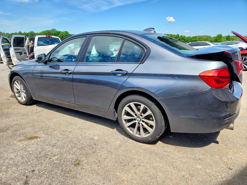 57267806 :رقم المزاد ، WBA8A9C57HK620109 vin ، 2017 Bmw 320 مزاد بيع