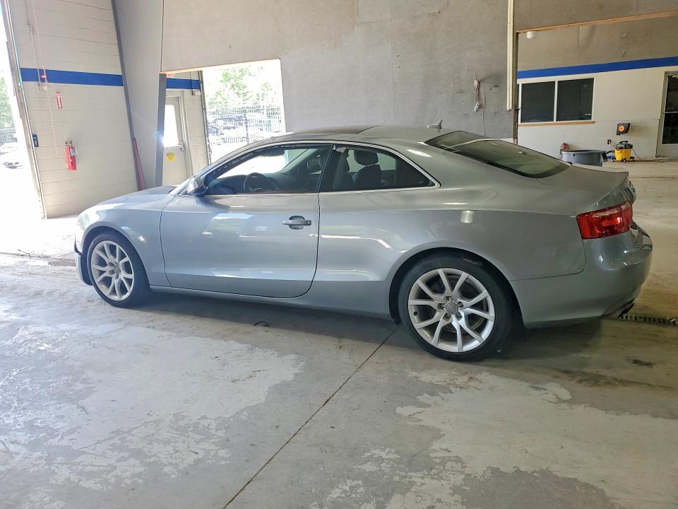 57547386 :رقم المزاد ، WAUCFAFR7AA015028 vin ، 2010 Audi A5 مزاد بيع