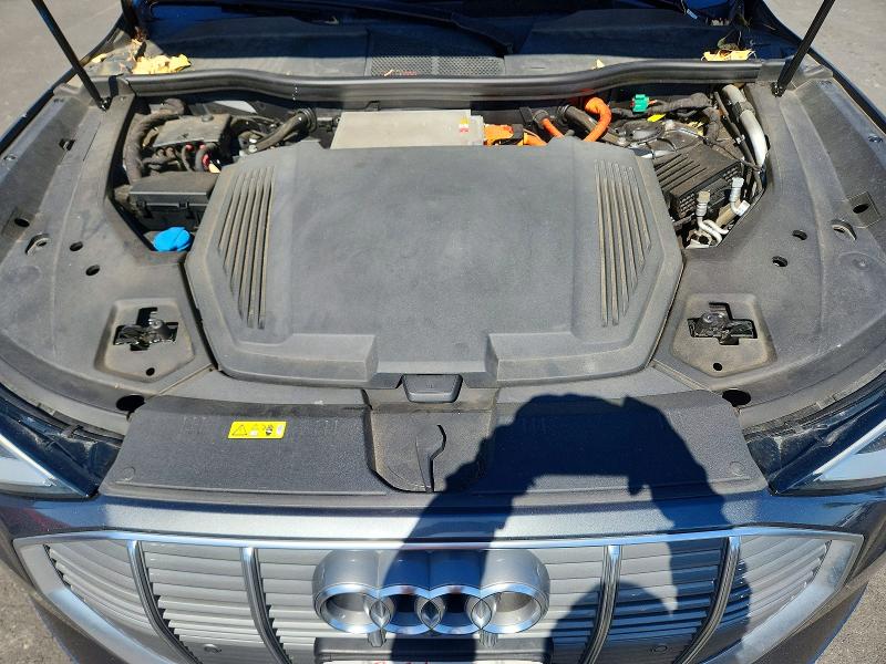 Aukcja sprzedaży 2019 Audi E-tron, vin: WA1VAAGEXKB006688, numer aukcji: 56303646