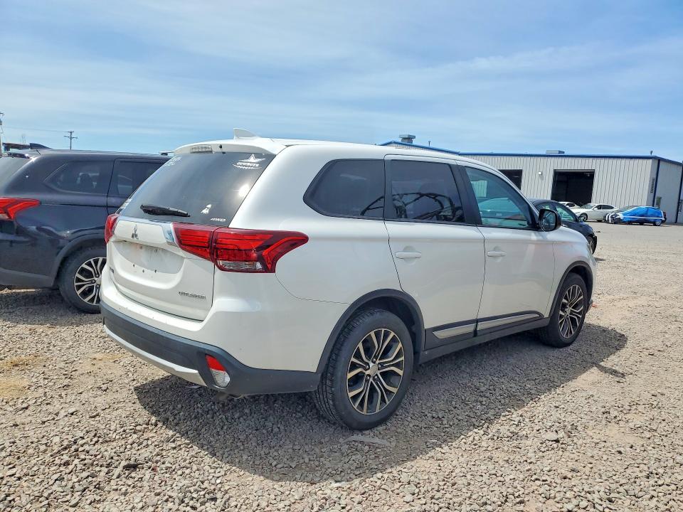 Продаж на аукціоні авто 2018 Mitsubishi Outlander, vin: JA4AZ3A38JZ025529, номер лоту: 55654566