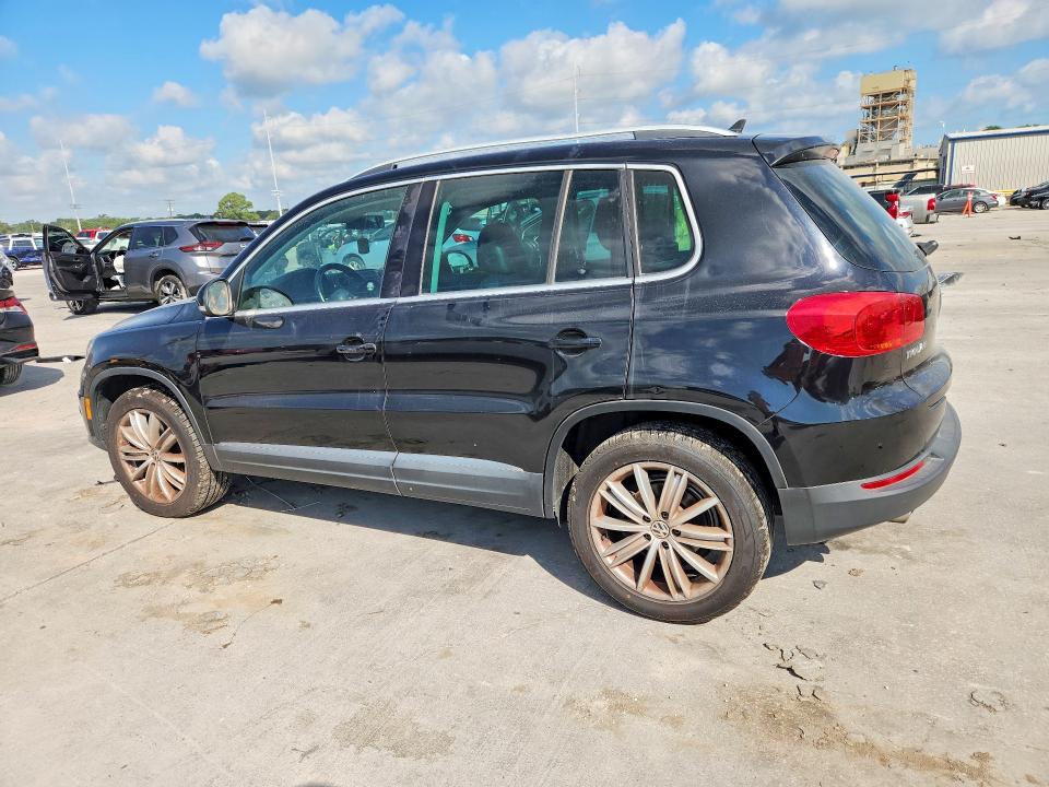 56807326 :رقم المزاد ، WVGBV3AX0EW534591 vin ، 2014 Volkswagen Tiguan مزاد بيع