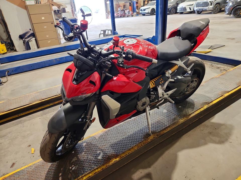 Продаж на аукціоні авто 2022 Ducati Streetfighter, vin: ZDMFAKYW2NB002814, номер лоту: 62741316