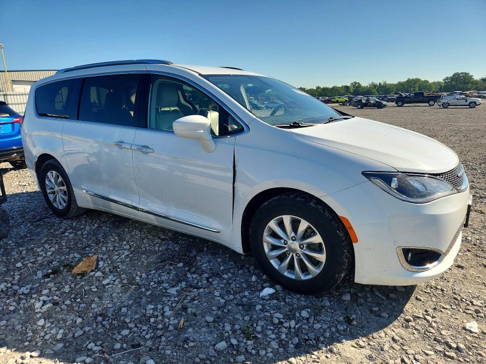 2018 Chrysler Pacifica მანქანა იყიდება აუქციონზე, vin: 2C4RC1BG7JR141895, აუქციონის ნომერი: 58514786