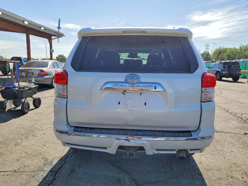 56746996 :رقم المزاد ، JTEBU5JR0B5068890 vin ، 2011 Toyota 4runner مزاد بيع