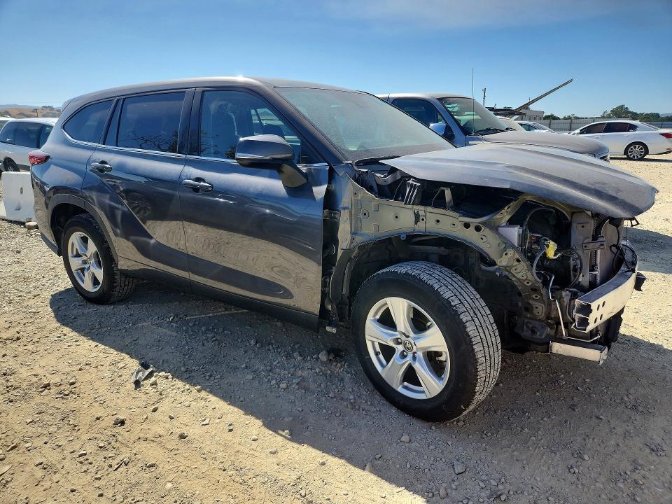 Auction sale of the 2022 Toyota Highlander, vin: 5TDZZRAH5NS557657, lot number: 57253526