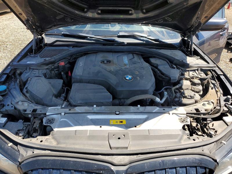 57244016 :رقم المزاد ، 3MW5P7J07M8B79378 vin ، 2021 Bmw 330e مزاد بيع