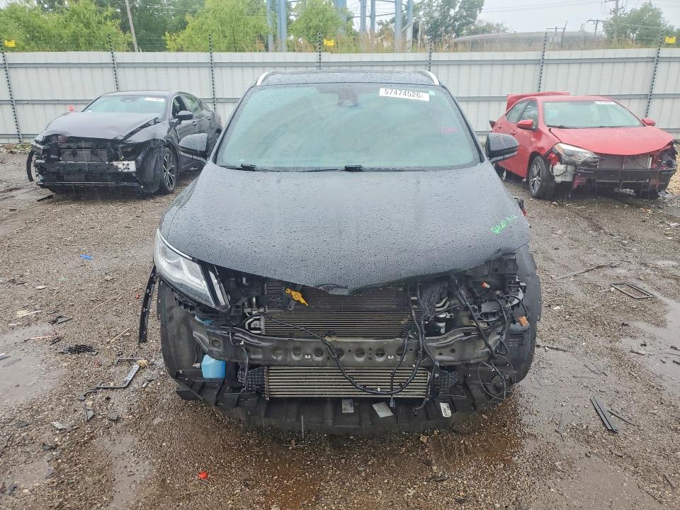 57474526 :رقم المزاد ، 5LMCJ3D92HUL68861 vin ، 2017 Lincoln Mkc مزاد بيع