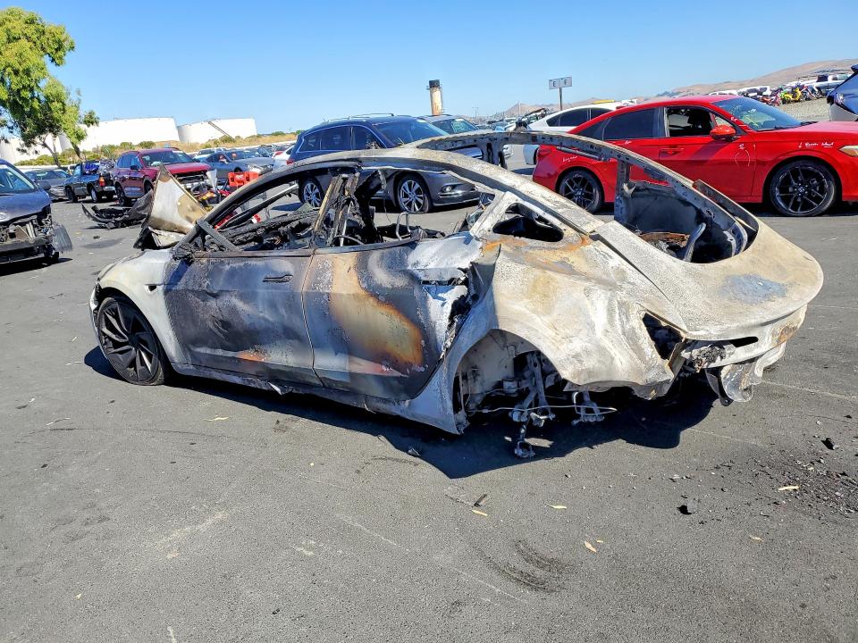 2025 Tesla Model 3 მანქანა იყიდება აუქციონზე, vin: 5YJ3E1ET1SF966501, აუქციონის ნომერი: 57018916