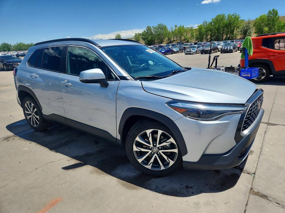 2022 Toyota Corolla Cross მანქანა იყიდება აუქციონზე, vin: 7MUEAABG0NV018477, აუქციონის ნომერი: 56868096
