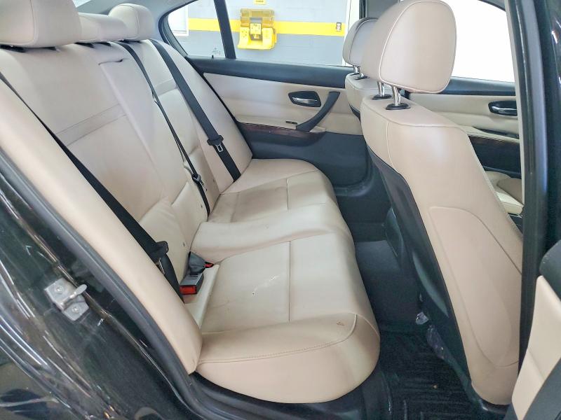 56307726 :رقم المزاد ، WBAPH7C56BE676897 vin ، 2011 Bmw 328 مزاد بيع