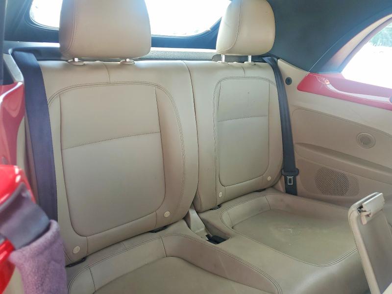 57172096 :رقم المزاد ، 3VW517AT7EM823000 vin ، 2014 Volkswagen Beetle مزاد بيع