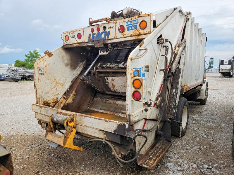 55911336 :رقم المزاد ، 1FVABTAK92HJ54621 vin ، 2002 Freightliner Fl70 مزاد بيع