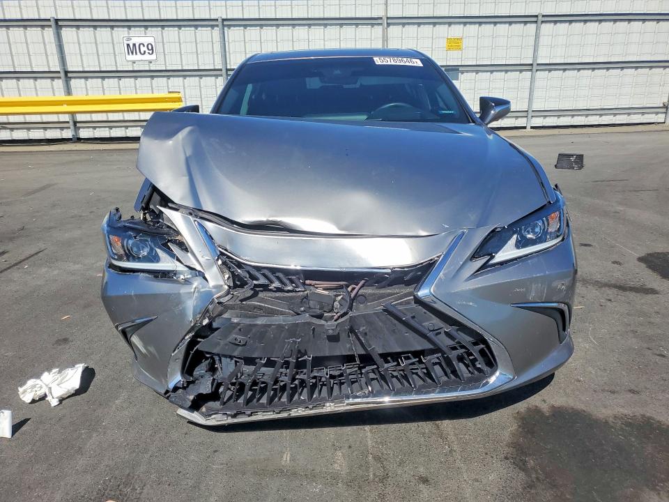 55789646 :رقم المزاد ، 58AB21B14KU004230 vin ، 2019 Lexus Es مزاد بيع