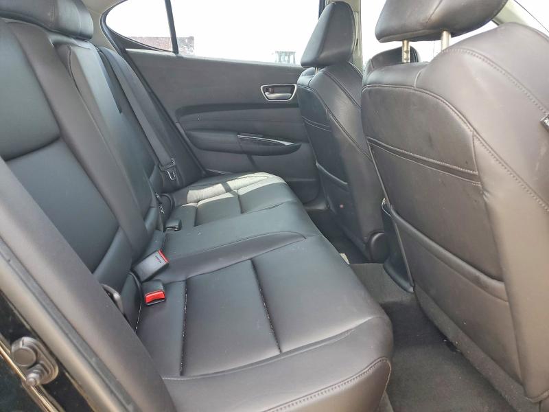 56613356 :رقم المزاد ، 19UUB1F33JA001594 vin ، 2018 Acura Tlx مزاد بيع