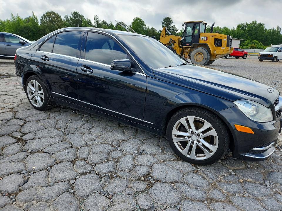 2012 Mercedes-benz C მანქანა იყიდება აუქციონზე, vin: WDDGF8BB5CA629705, აუქციონის ნომერი: 56623296