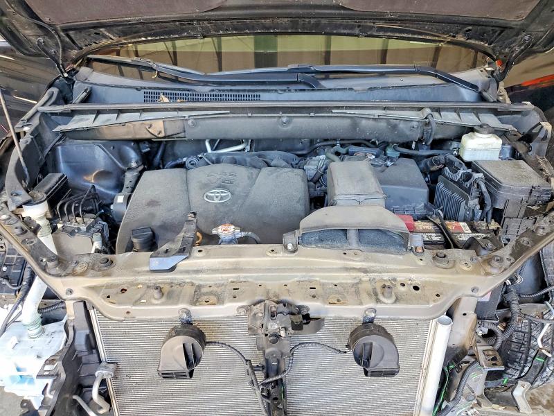 2018 Toyota Highlander მანქანა იყიდება აუქციონზე, vin: 5TDBZRFH9JS879318, აუქციონის ნომერი: 57639376