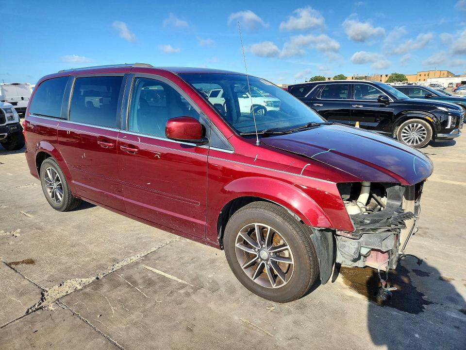 56801426 :رقم المزاد ، 2C4RDGCGXHR650825 vin ، 2017 Dodge Grand Caravan مزاد بيع