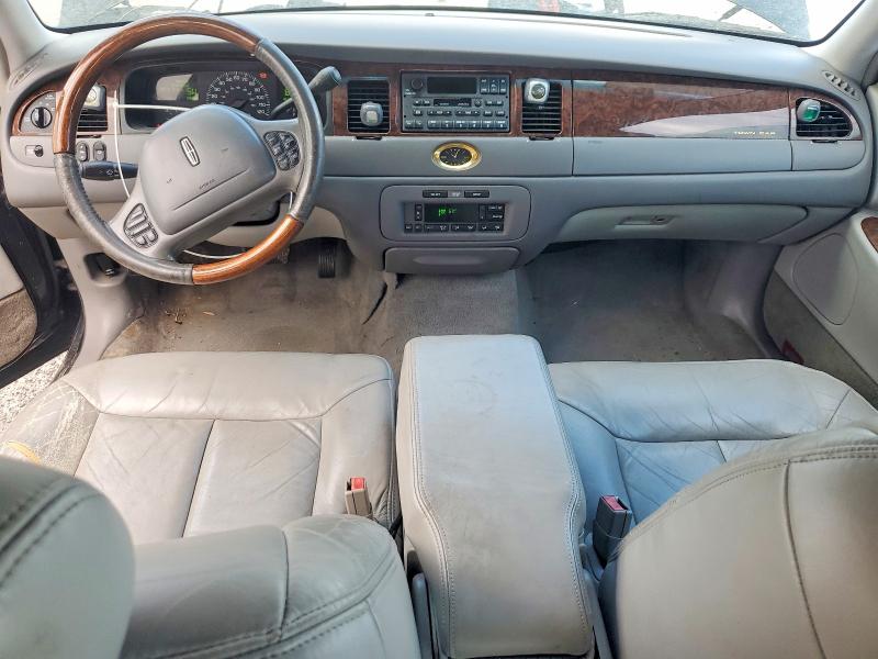 Продажа на аукционе авто 2002 Lincoln Town Car, vin: 1LNHM85W12Y645680, номер лота: 55349016
