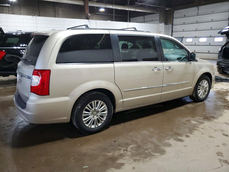 2015 Chrysler Town & Country მანქანა იყიდება აუქციონზე, vin: 2C4RC1JG0FR699886, აუქციონის ნომერი: 58997486