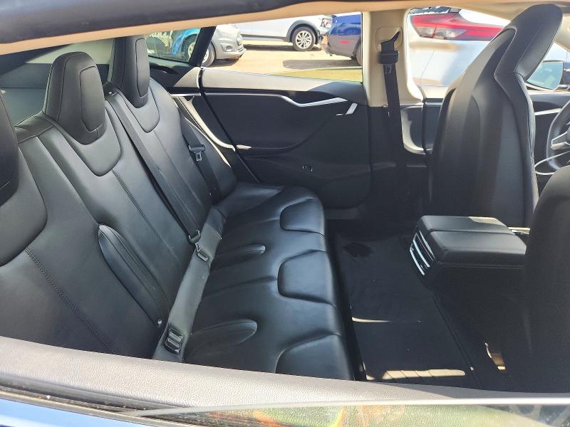 2015 Tesla Model S მანქანა იყიდება აუქციონზე, vin: 5YJSA1H18FF080201, აუქციონის ნომერი: 56804136