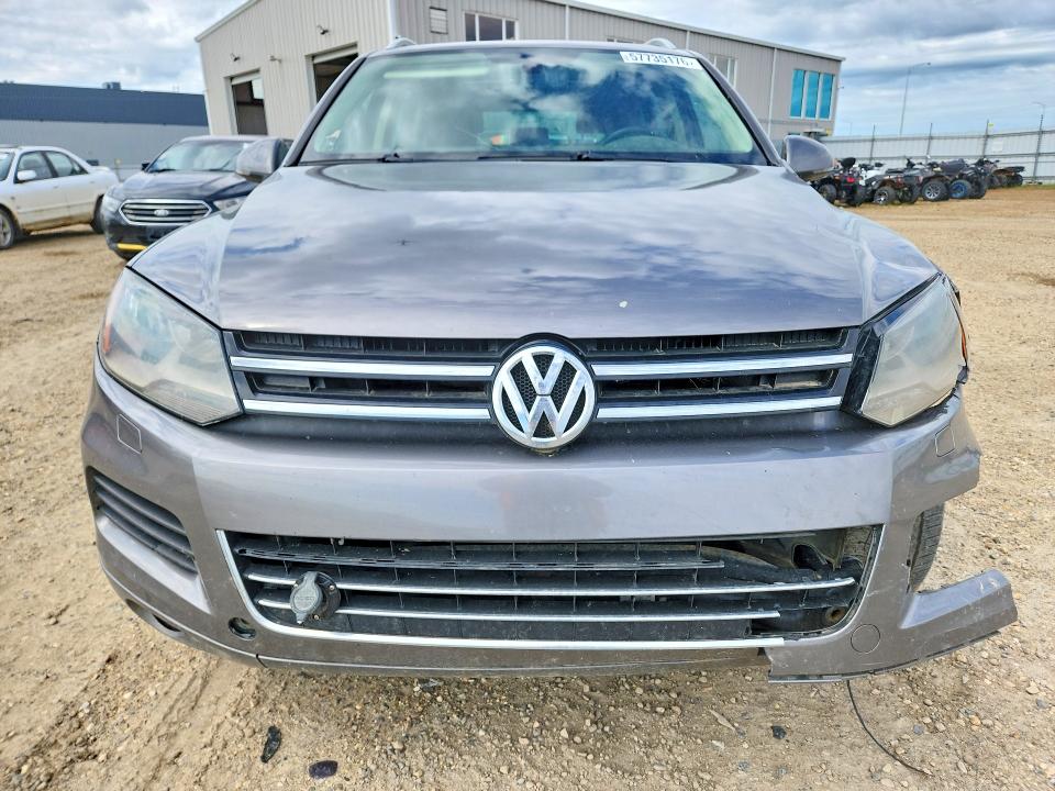 2011 Volkswagen Touareg მანქანა იყიდება აუქციონზე, vin: WVGFK9BP6BD002006, აუქციონის ნომერი: 57735176
