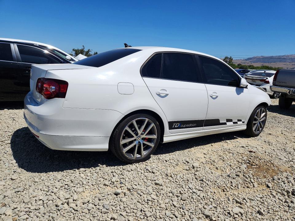 2010 Volkswagen Jetta მანქანა იყიდება აუქციონზე, vin: 3VWHL7AJ8AM180110, აუქციონის ნომერი: 58326696