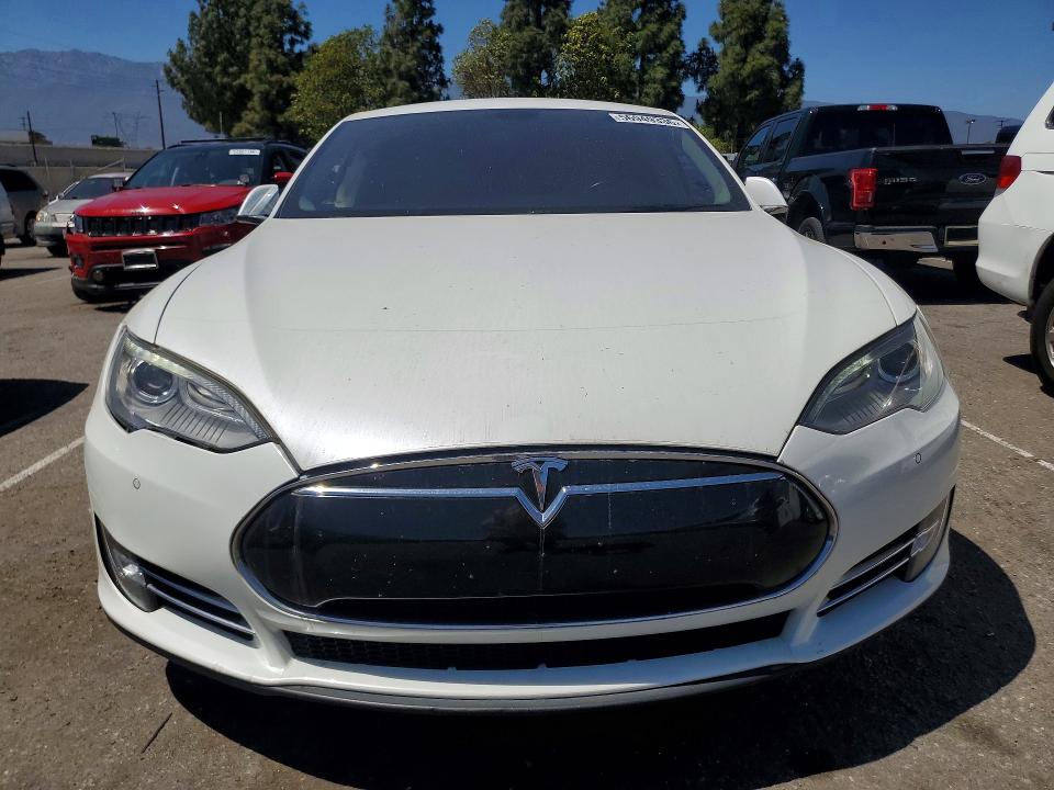 2013 Tesla Model S მანქანა იყიდება აუქციონზე, vin: 5YJSA1CPXDFP28193, აუქციონის ნომერი: 56949336