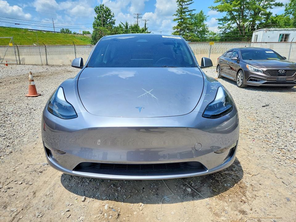 2024 Tesla Model Y მანქანა იყიდება აუქციონზე, vin: 7SAYGAEE7RF209701, აუქციონის ნომერი: 57852046