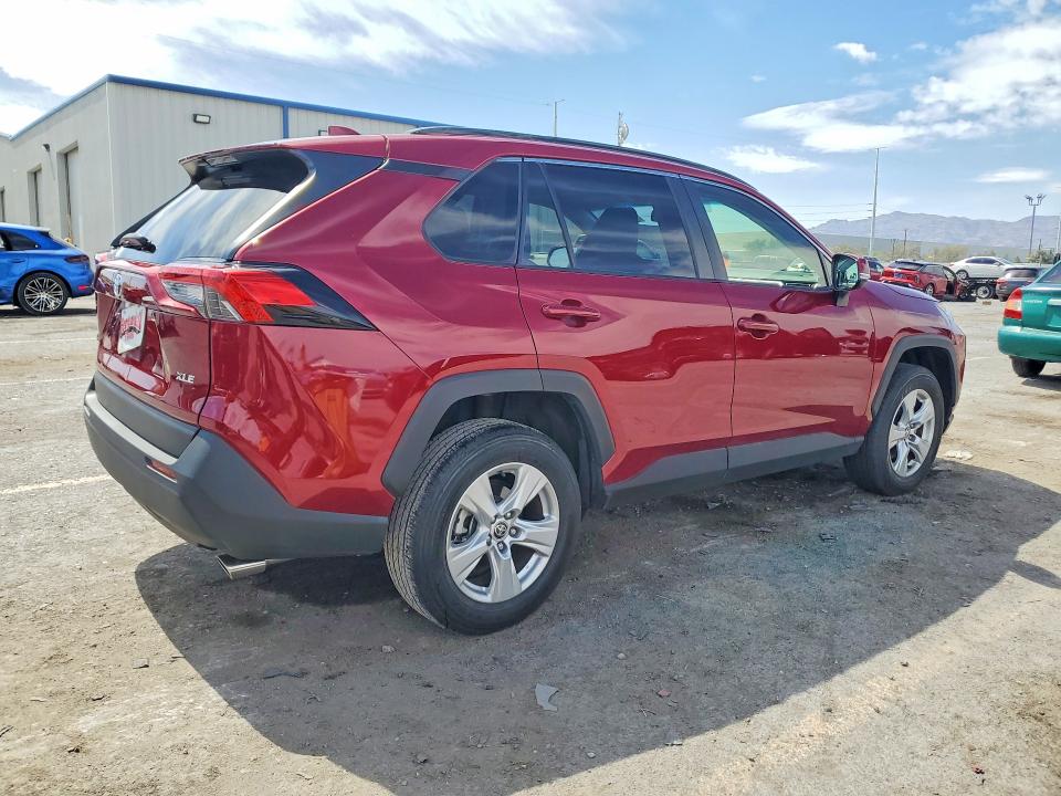Продаж на аукціоні авто 2021 Toyota Rav4, vin: JTMW1RFV2MD073383, номер лоту: 55651086