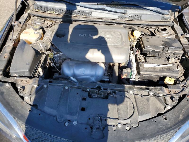 57060756 :رقم المزاد ، 1C3CCCAB7FN502803 vin ، 2015 Chrysler 200 مزاد بيع