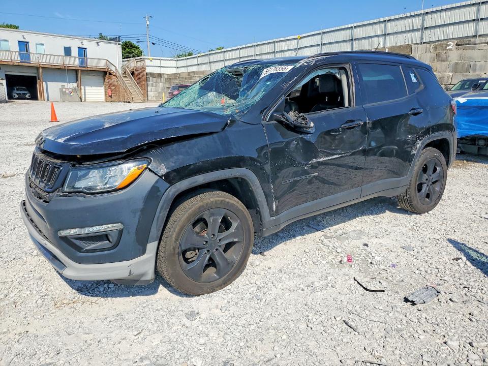 56176356 :رقم المزاد ، 3C4NJDBB6JT325359 vin ، 2018 Jeep Compass مزاد بيع