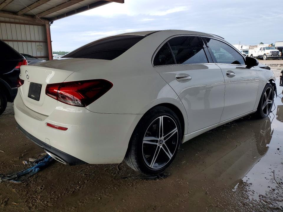 52205326 :رقم المزاد ، W1K3G4EB5MJ254996 vin ، 2021 Mercedes-benz A مزاد بيع