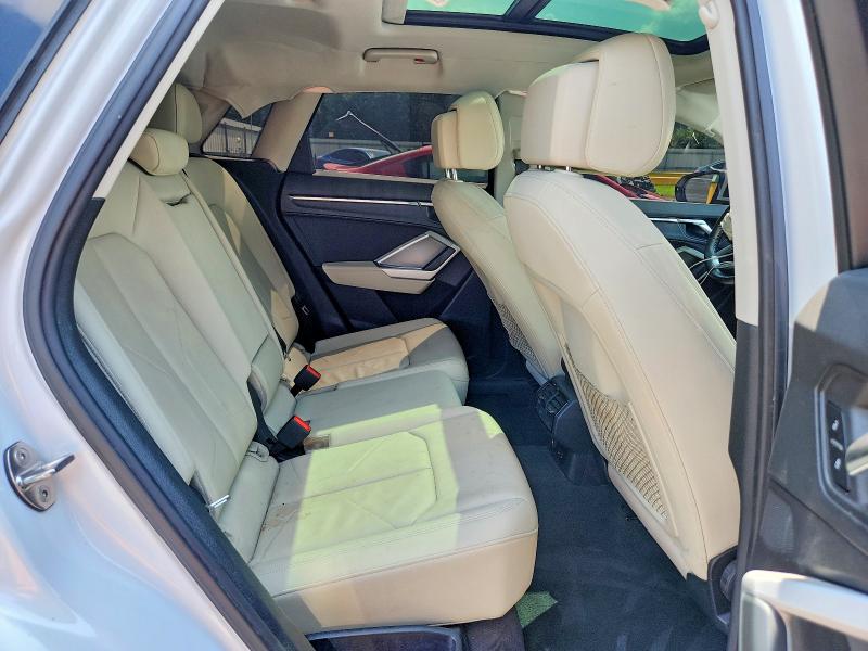 55453826 :رقم المزاد ، WA1DECF31L1102356 vin ، 2020 Audi Q3 مزاد بيع