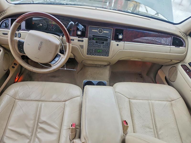 57414096 :رقم المزاد ، 1LNHM82V96Y620737 vin ، 2006 Lincoln Town Car مزاد بيع
