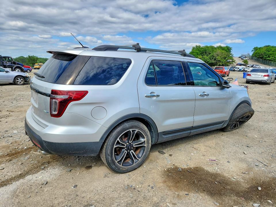 56359726 :رقم المزاد ، 1FM5K8GT3DGB29521 vin ، 2013 Ford Explorer مزاد بيع