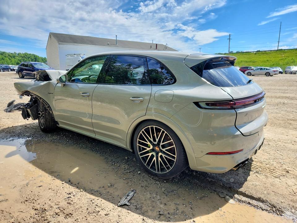 Продажа на аукционе авто 2026 Porsche Cayenne, vin: WP1AN2AY4TDA20172, номер лота: 57742276