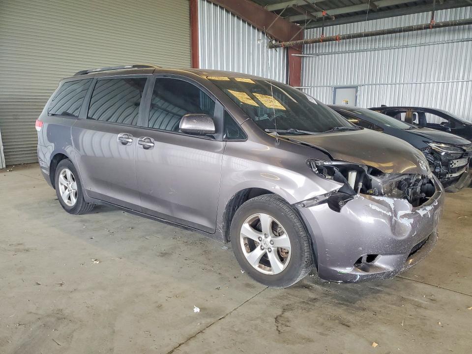 57550336 :رقم المزاد ، 5TDKK3DC5BS050336 vin ، 2011 Toyota Sienna مزاد بيع
