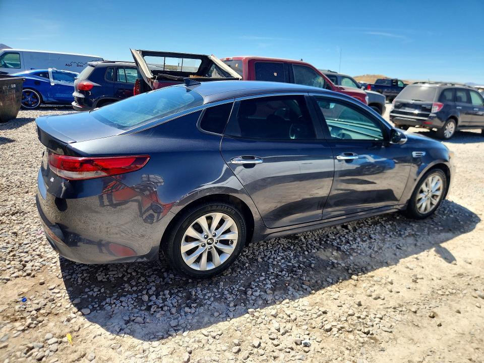 Продаж на аукціоні авто 2018 Kia Optima, vin: 5XXGT4L37JG213014, номер лоту: 57213306
