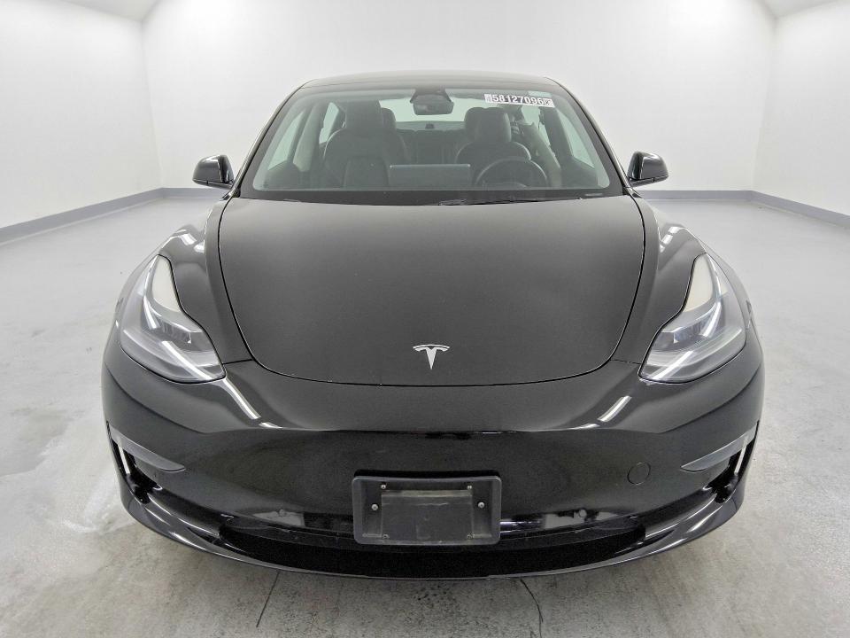 58127096 :رقم المزاد ، 5YJ3E1EA3NF289695 vin ، 2022 Tesla Model 3 مزاد بيع