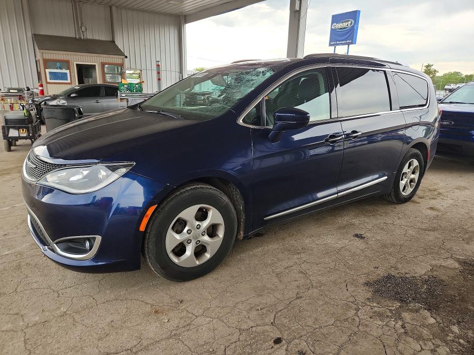 58875586 :رقم المزاد ، 2C4RC1EG9HR669802 vin ، 2017 Chrysler Pacifica مزاد بيع