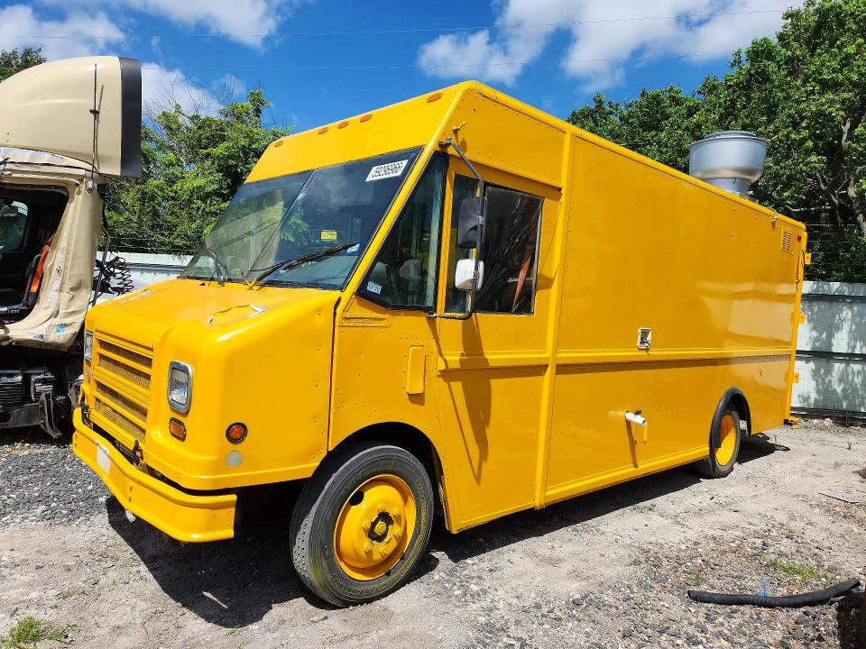 Auction sale of the 2002 Freightliner Chassis, vin: 4UZAANCP62CK26533, lot number: 59296966